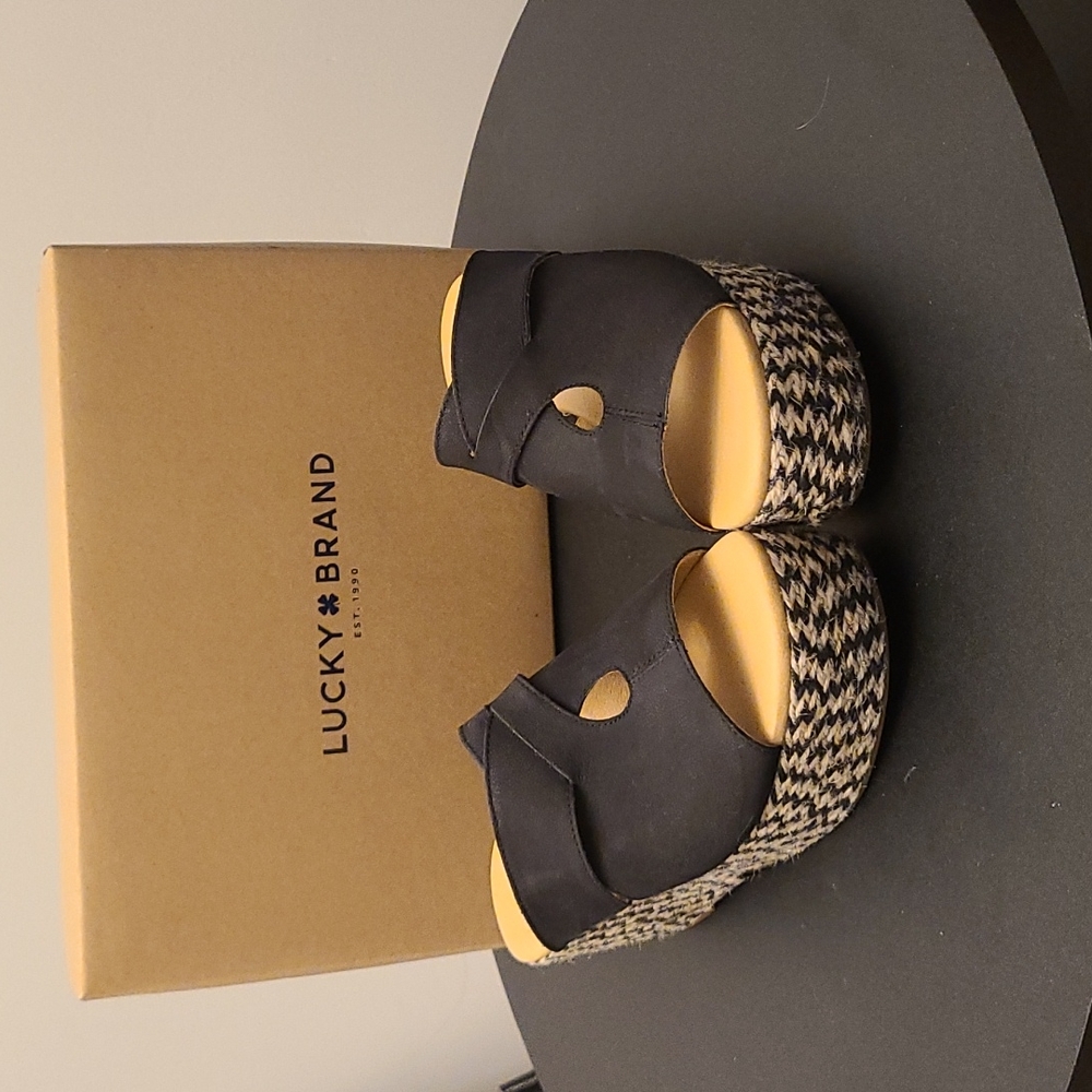 Lucky Brand Sandals